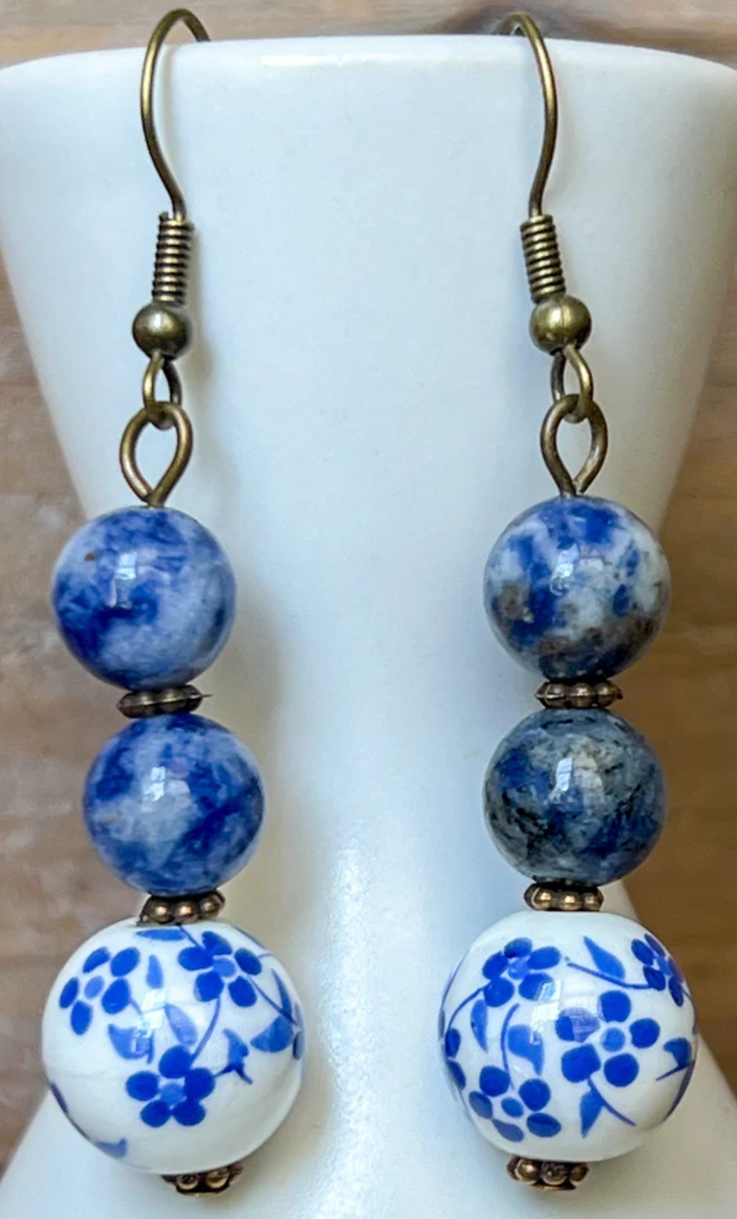 HANDMADE  VINTAGE BLUE & WHITE FLORAL BEADED EARRINGS