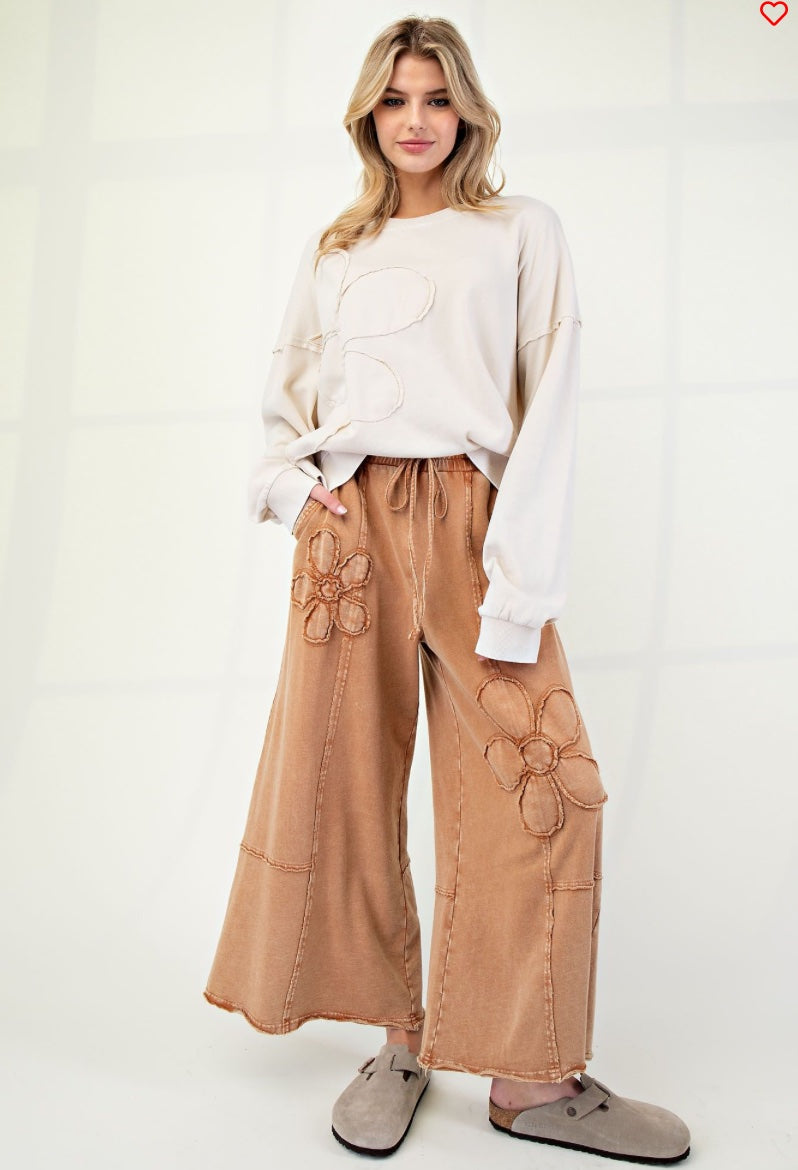 FLOWER PATCH MINERAL WASHED TERRY KNIT PANTS