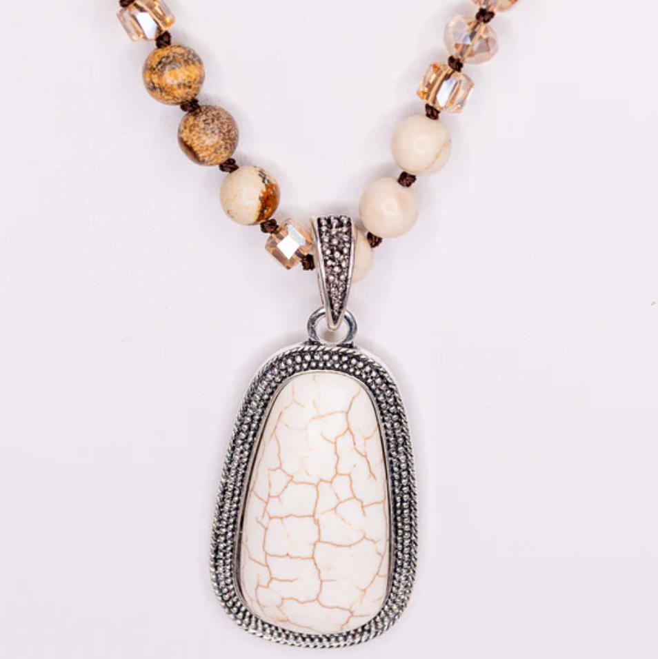 HANDMADE CRYSTAL AND NATURAL STONE NECKLACE WITH STONE PENDANT