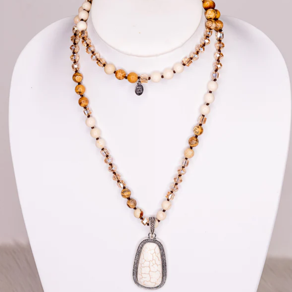 HANDMADE CRYSTAL AND NATURAL STONE NECKLACE WITH STONE PENDANT