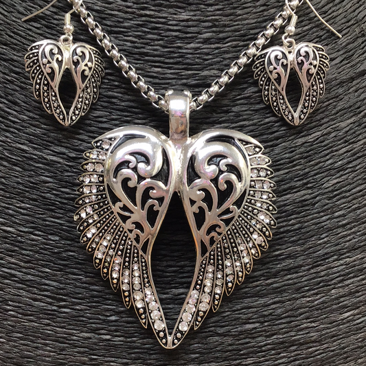 ANGEL WING BLK/RHINESTONE PENDANT SET ON STAINLESS STEEL